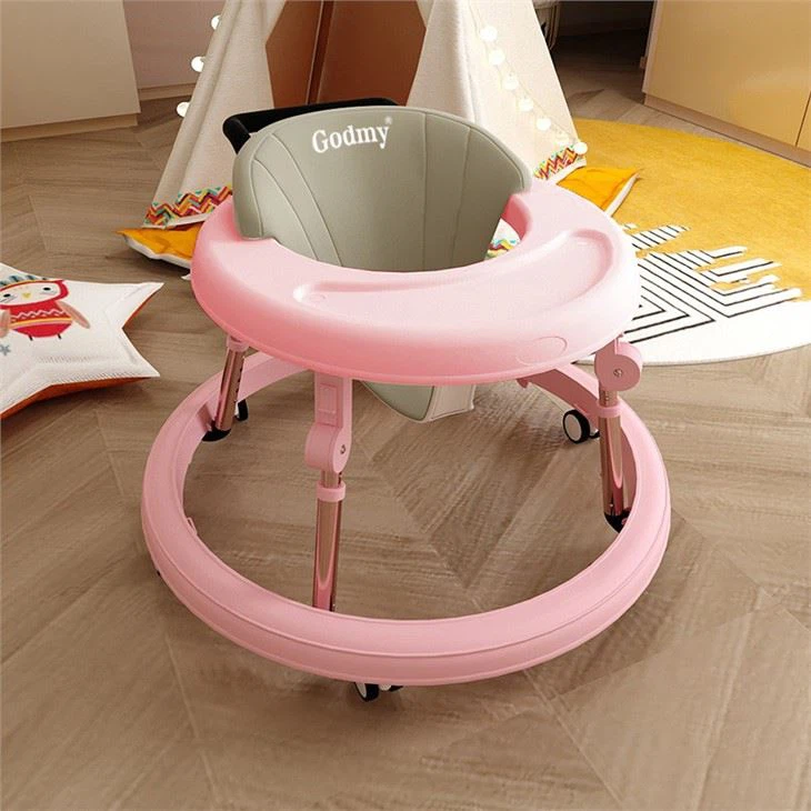 چھوٹا بچہ گھومنے والا